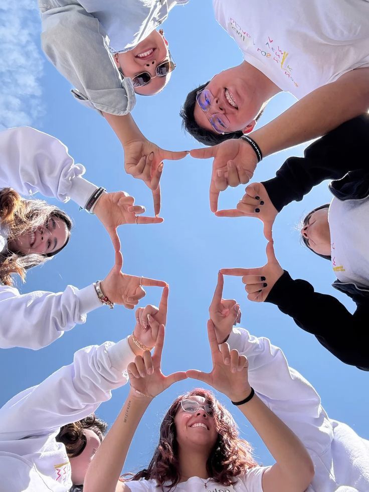 SAMKIRKJULEG MESSA OG SKRÁNING Í UNGMENNASKIPTI